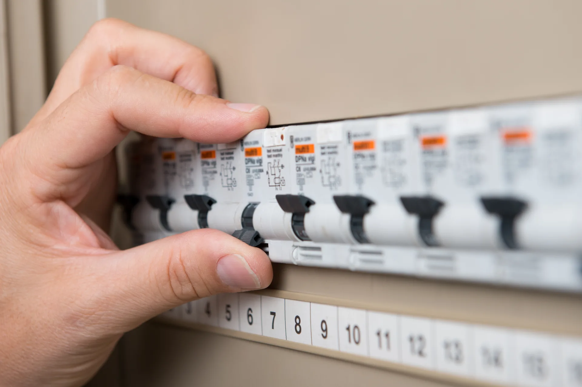 Electrician Point Frederick, licensed electricians serving Point Frederick